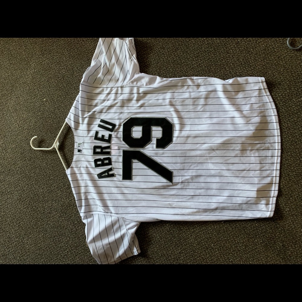 White Sox Jose Abreu commemorative jersey